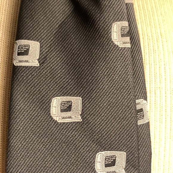 RETRO 80’s EARLY APPLE MAC PC PERSONAL COMPUTER TECH GEEK COMPUTER NERD - Picture 2 of 11